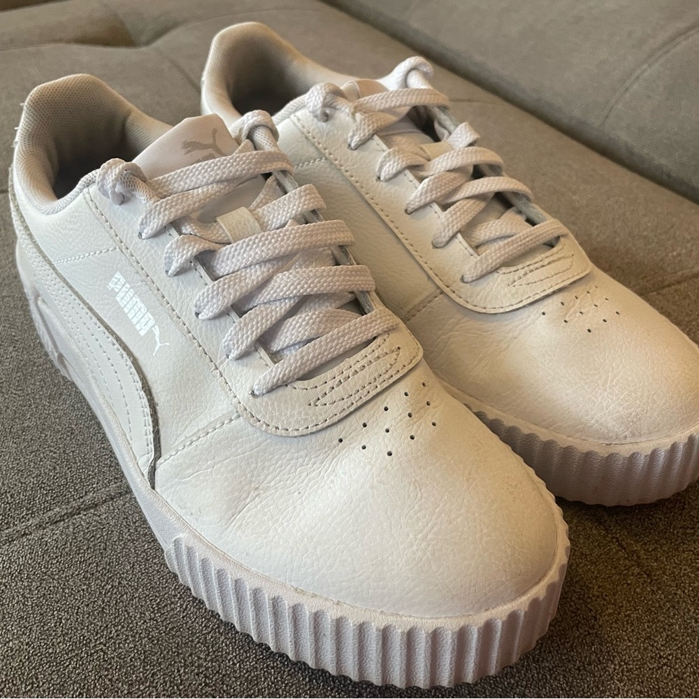 Women’s Puma Carina L white and silver size 8